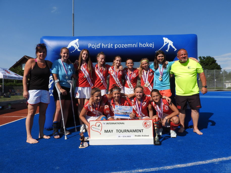 Májové zlato pro děvčata v kategorii U14 Girls a bronz v kategorii U14 Mix