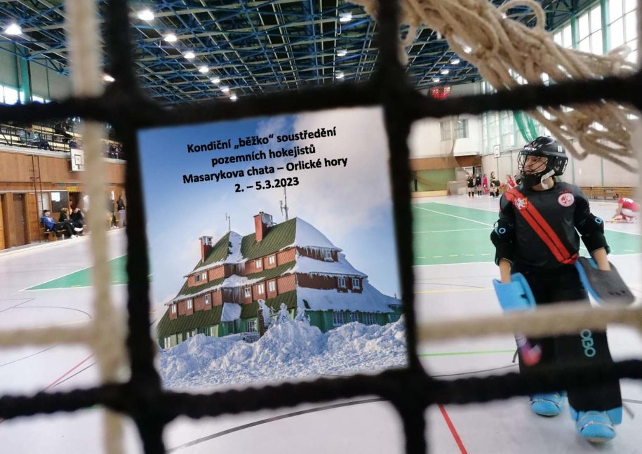 Kondiční „běžko“ soustředění pozemních hokejistů na Masarykově chatě v Orlických horách