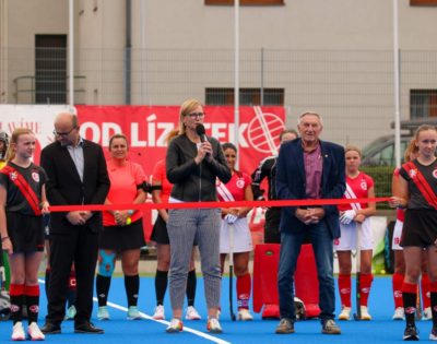 Hradecké ženy bojovaly statečně, nakonec ale podlehly pražské jmenovkyni.