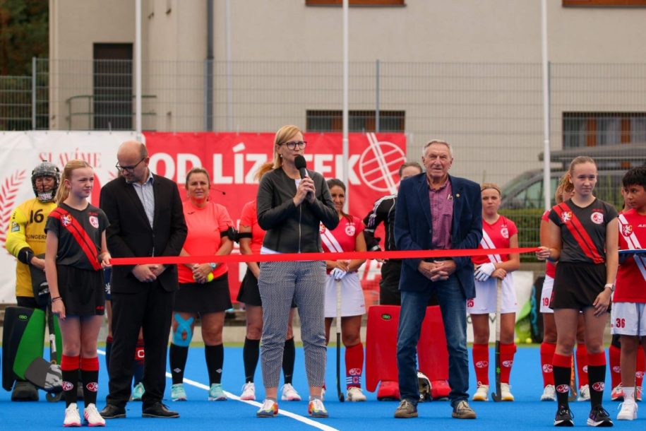Hradecké ženy bojovaly statečně, nakonec ale podlehly pražské jmenovkyni.