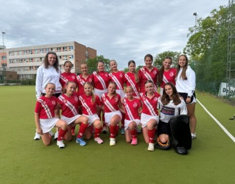 Starší žákyně Slavie Hradec Králové vybojovaly čtvrté místo